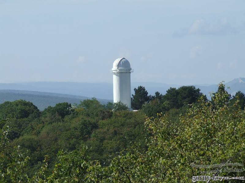 Телескоп в обсерватории в Научном