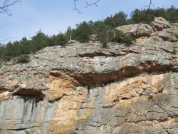 Отвесные скалы над каньоном