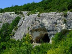 Пещера у монастыря Шулдан