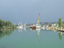 Морские краны  в верховьях Севастопольской бухты