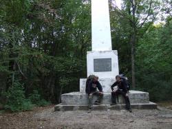 Памятник первым строителям дороги Симферополь-Алушта