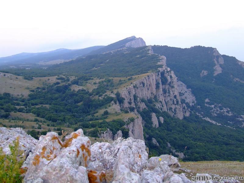 Вид с горы Спирады на Ат-Баш